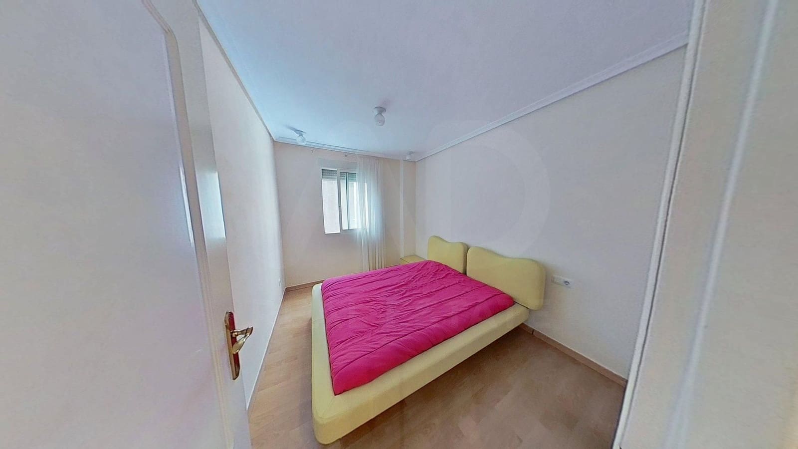 3 quarto Apartamento para arrendar em Alicante cidade - 1 900 € (Ref: 10141601)