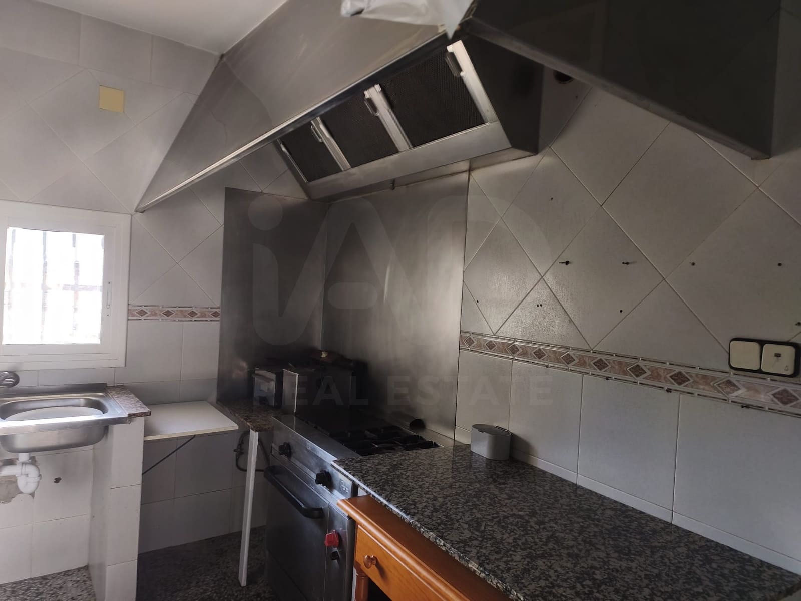 Commercial for rent in La Bisbal del Penedes - € 450 (Ref: 10145064)