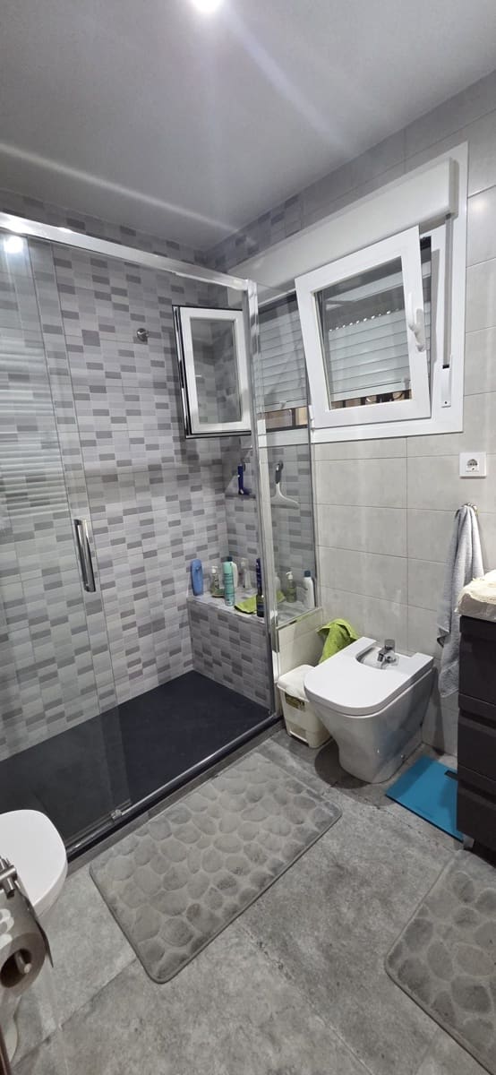 4 bedroom Townhouse for sale in San Martin de Valdeiglesias with pool garage - € 275,000 (Ref: 10145204)