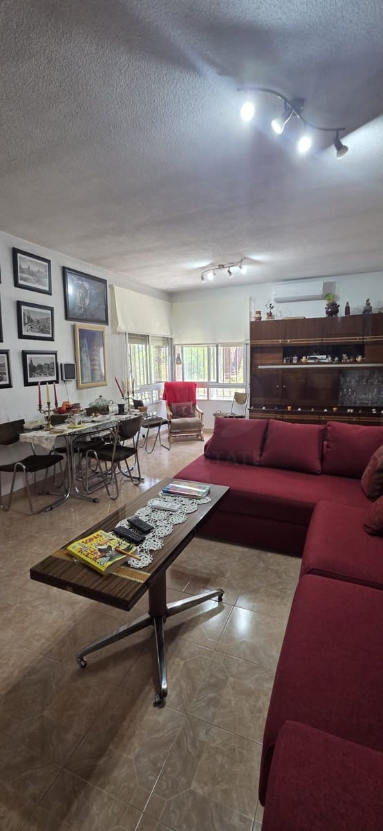 4 bedroom Townhouse for sale in San Martin de Valdeiglesias with pool garage - € 275,000 (Ref: 10145204)