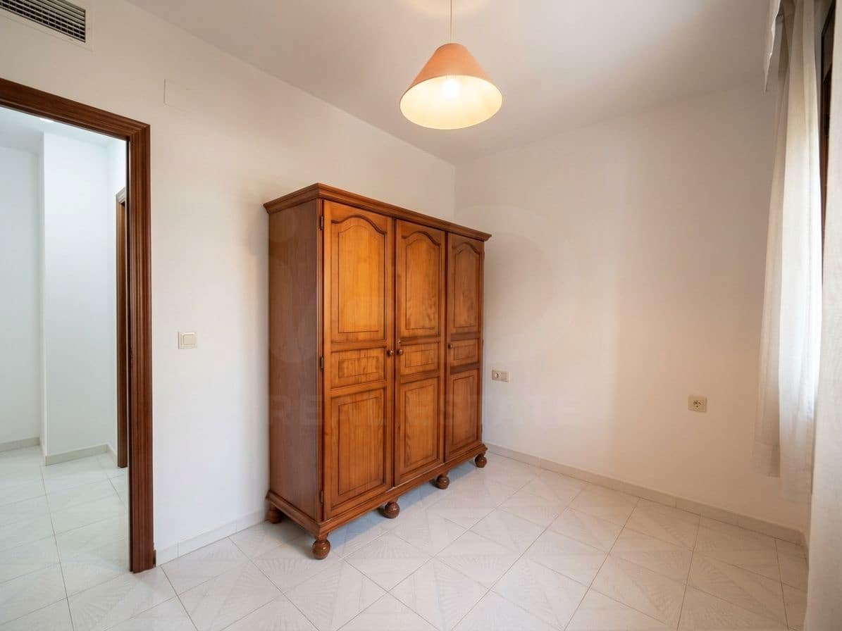 Adosado de 3 habitaciones en Lucena en venta - 169.100 € (Ref: 10145681)