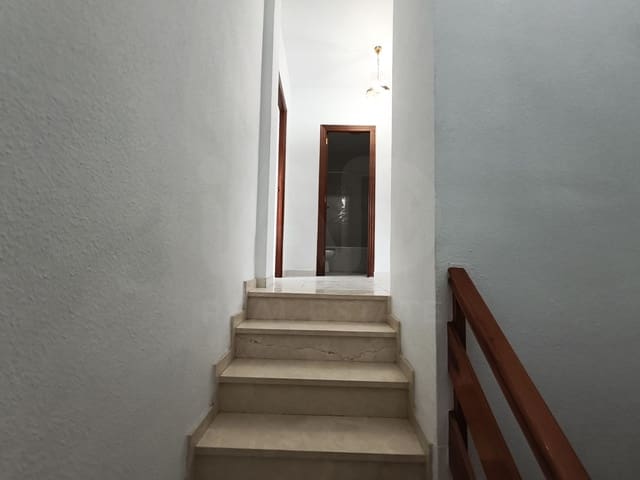 Adosado de 3 habitaciones en Lucena en venta - 169.100 € (Ref: 10145681)