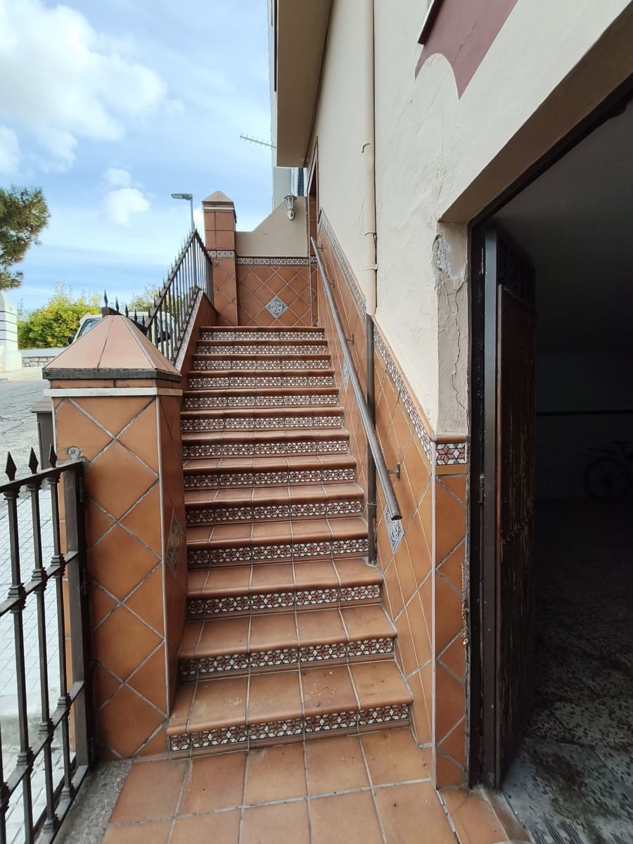 Adosado de 3 habitaciones en Lucena en venta - 169.100 € (Ref: 10145681)