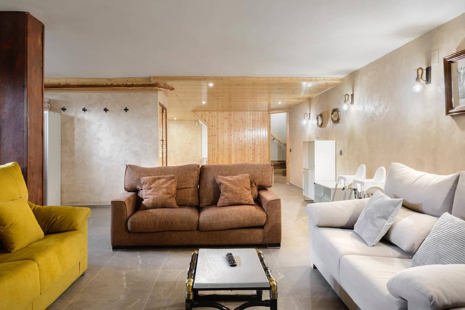 5 bedroom Townhouse for sale in Castiello de Jaca with garage - € 795,000 (Ref: 10145688)