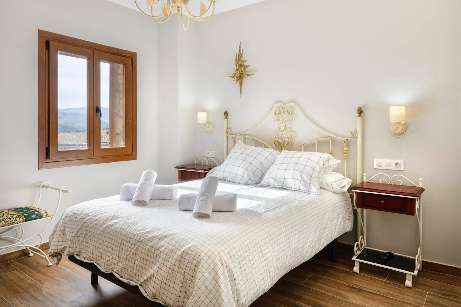 5 bedroom Townhouse for sale in Castiello de Jaca with garage - € 795,000 (Ref: 10145688)