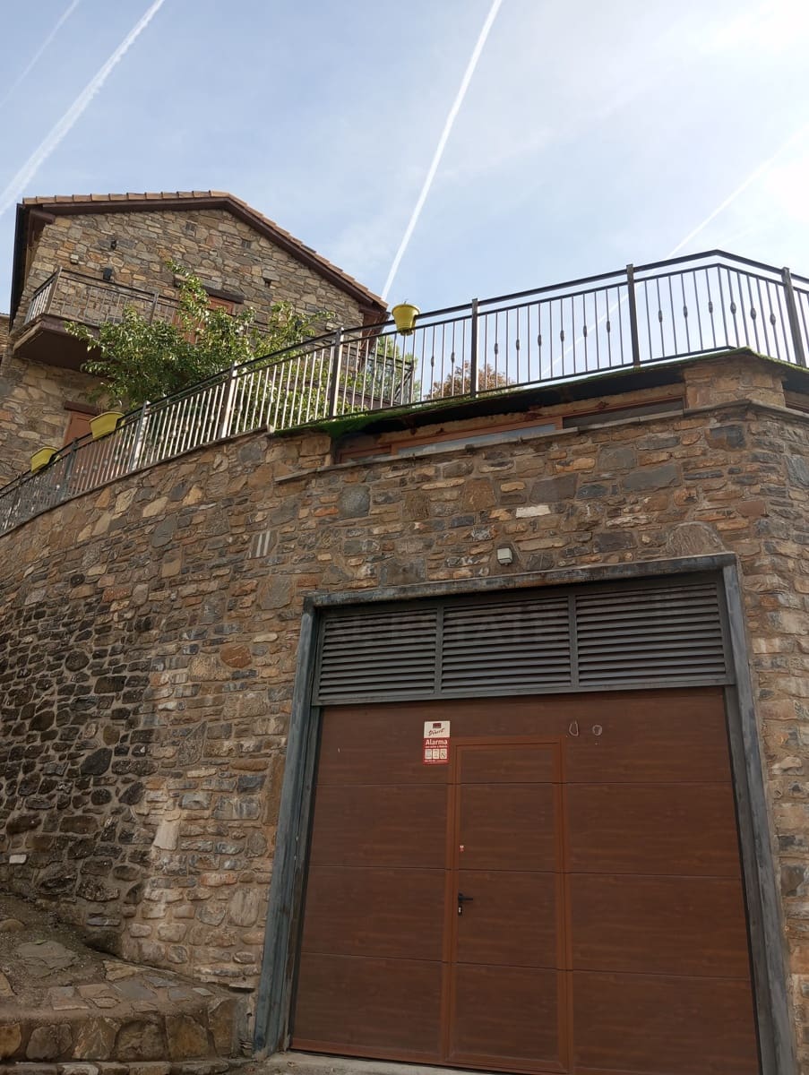 5 bedroom Townhouse for sale in Castiello de Jaca with garage - € 795,000 (Ref: 10145688)