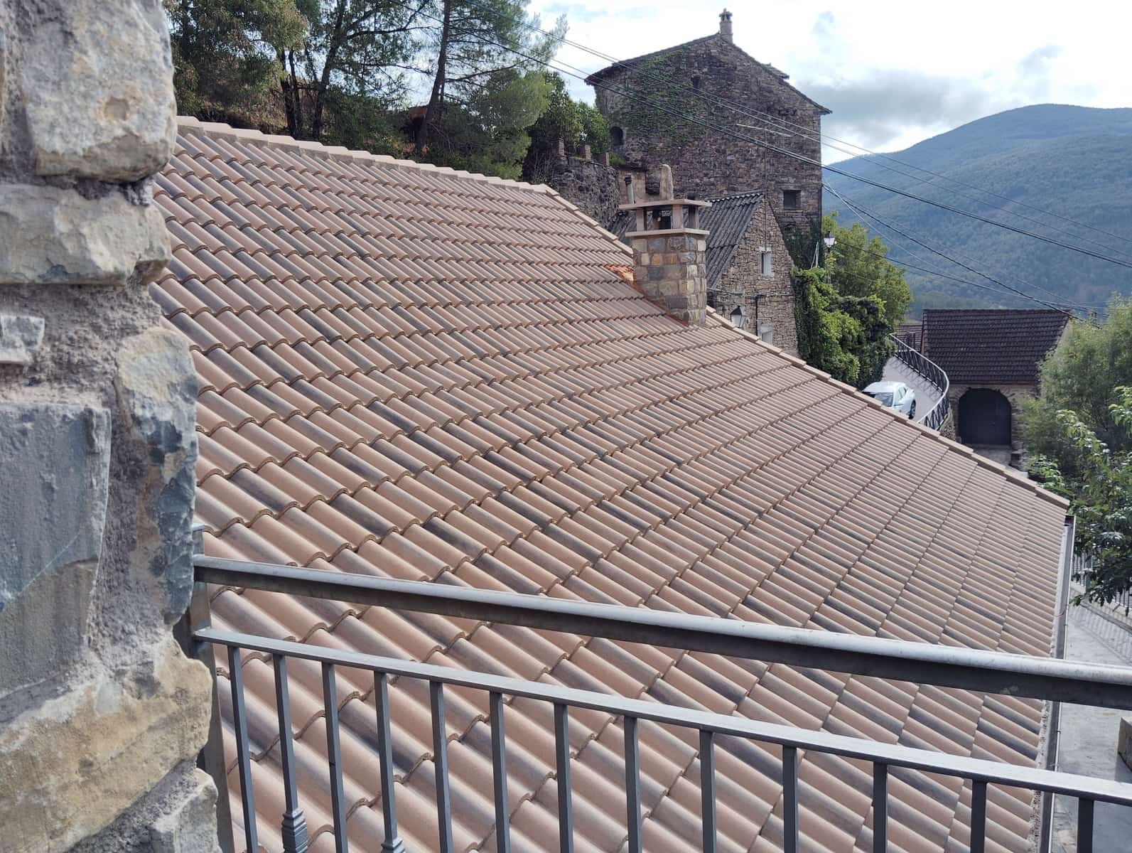 5 bedroom Townhouse for sale in Castiello de Jaca with garage - € 795,000 (Ref: 10145688)