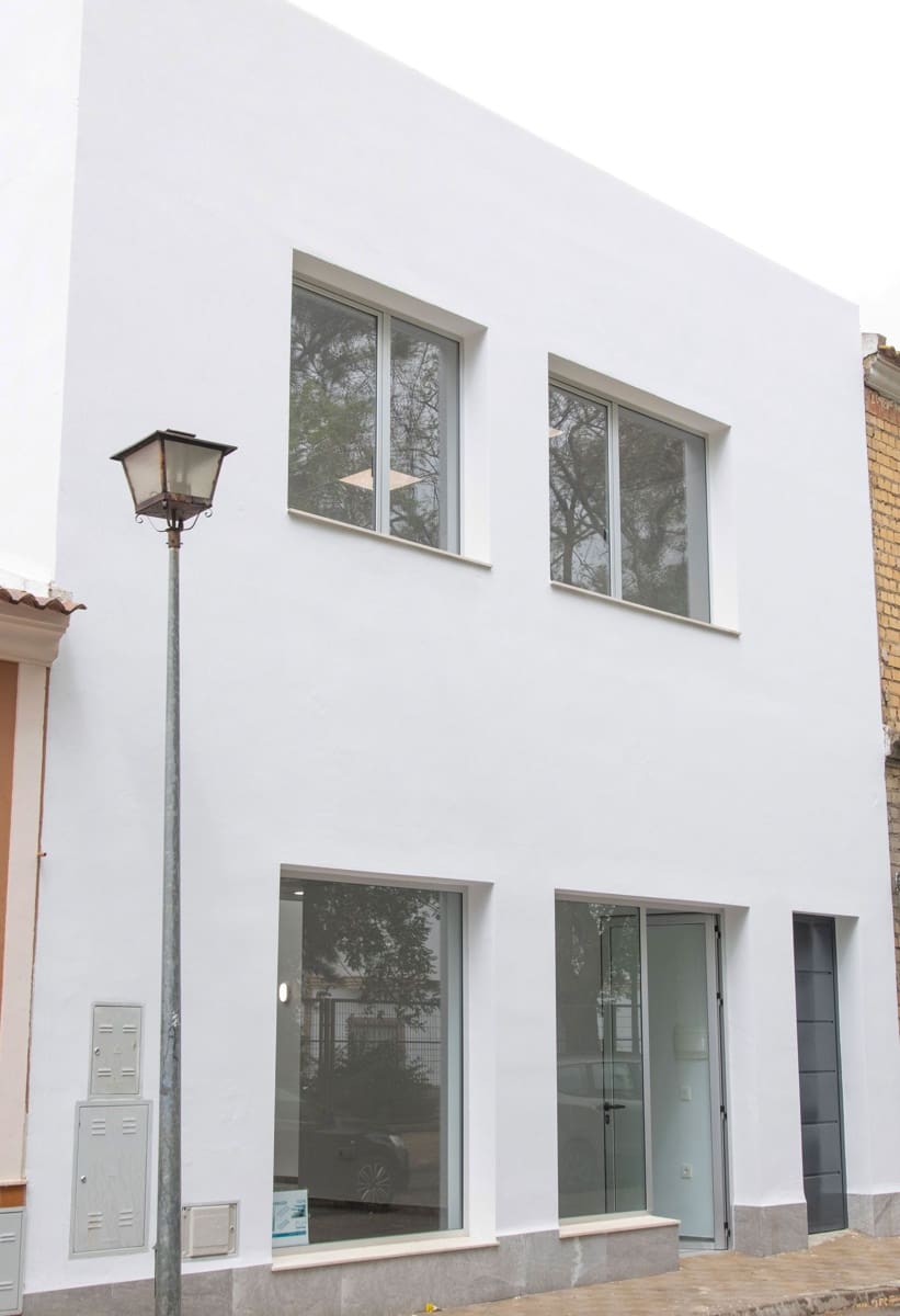 Commercial for rent in Benacazon - € 1,400 (Ref: 10145690)