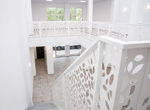 Commercieel te huur in Benacazón - € 1.400 (Ref: 10145690)