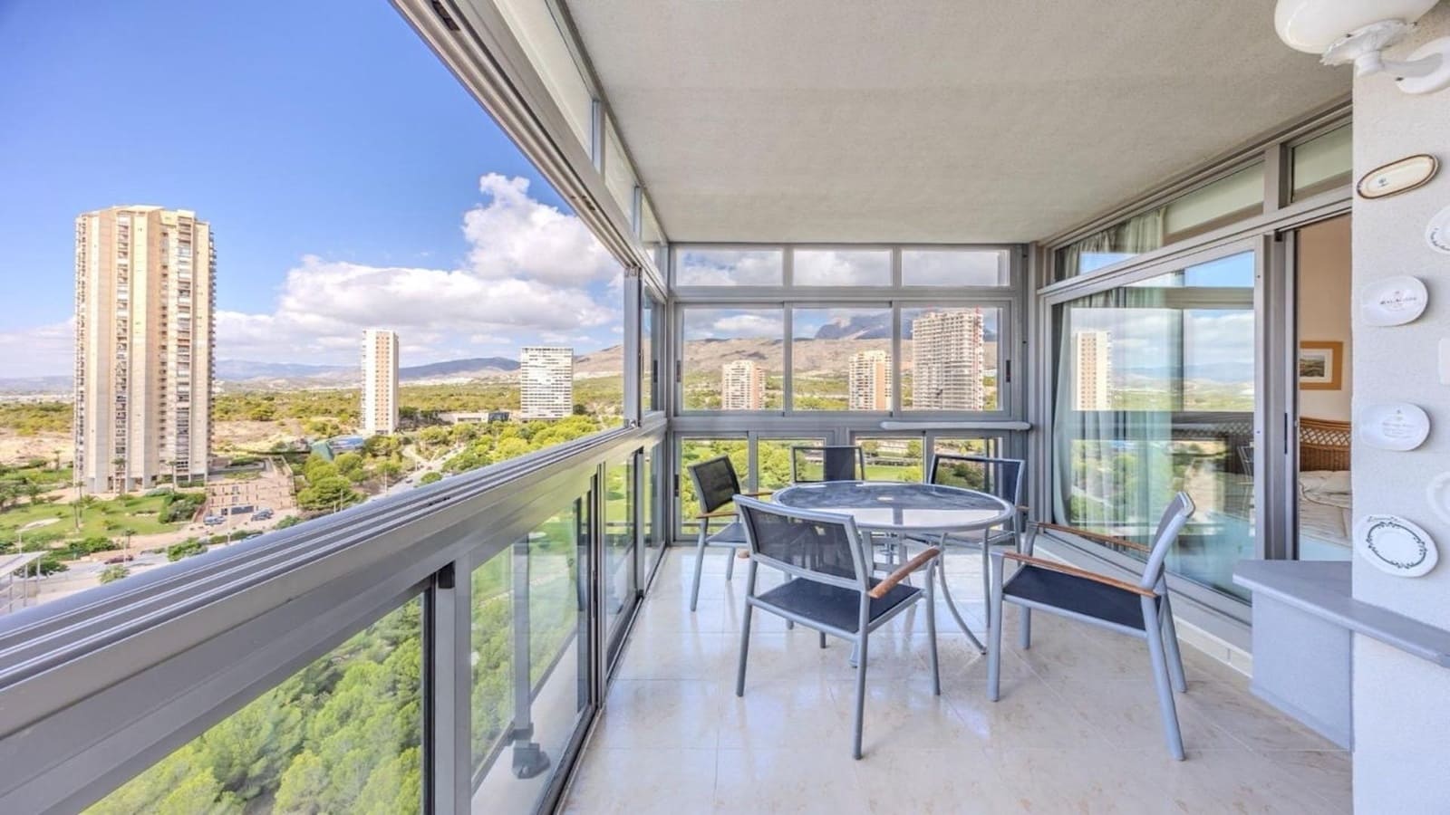 2 soveværelse Lejlighed til leje i Benidorm med swimmingpool garage - € 1.400 (Ref: 10145691)