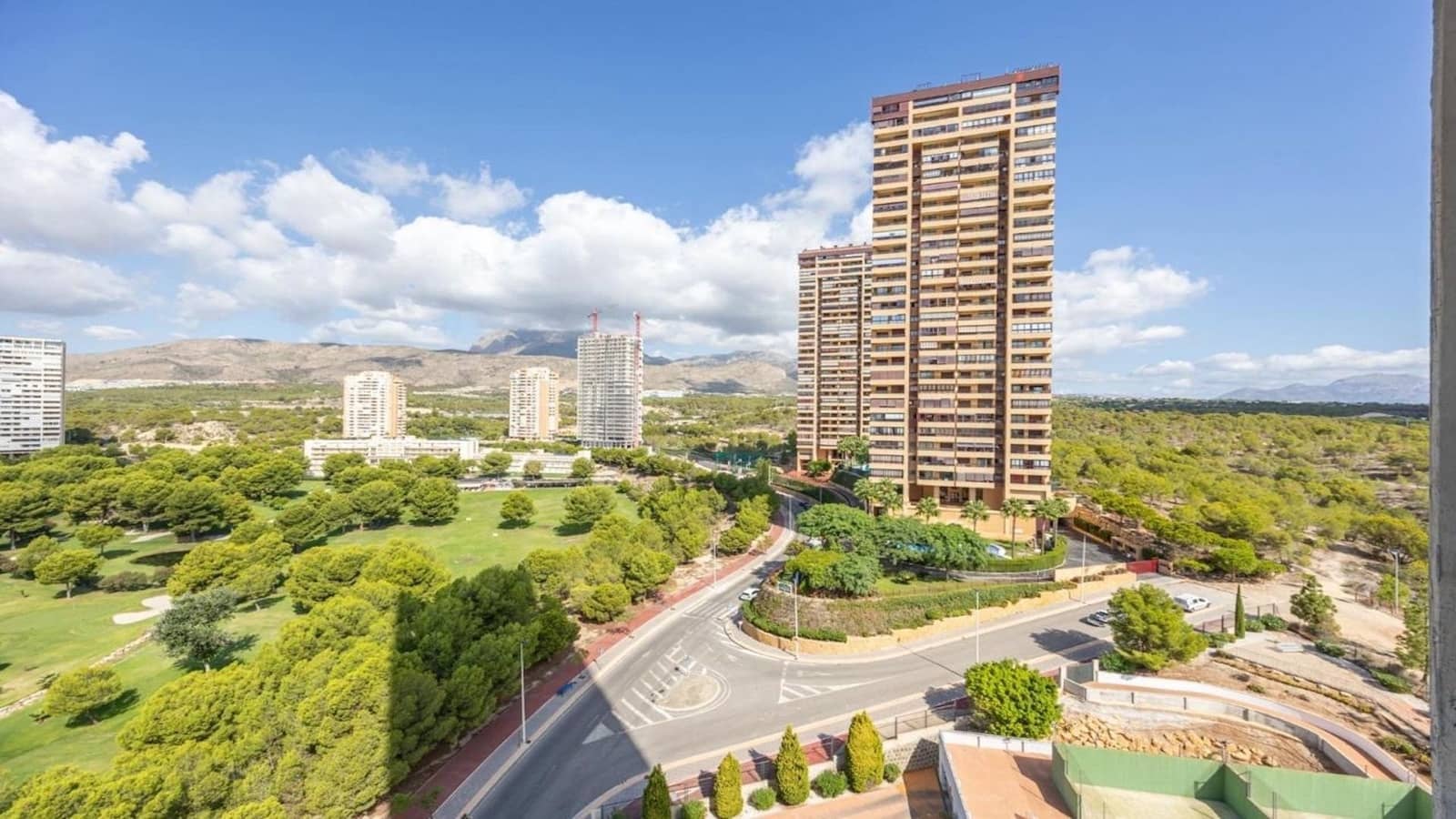 2 soveværelse Lejlighed til leje i Benidorm med swimmingpool garage - € 1.400 (Ref: 10145691)