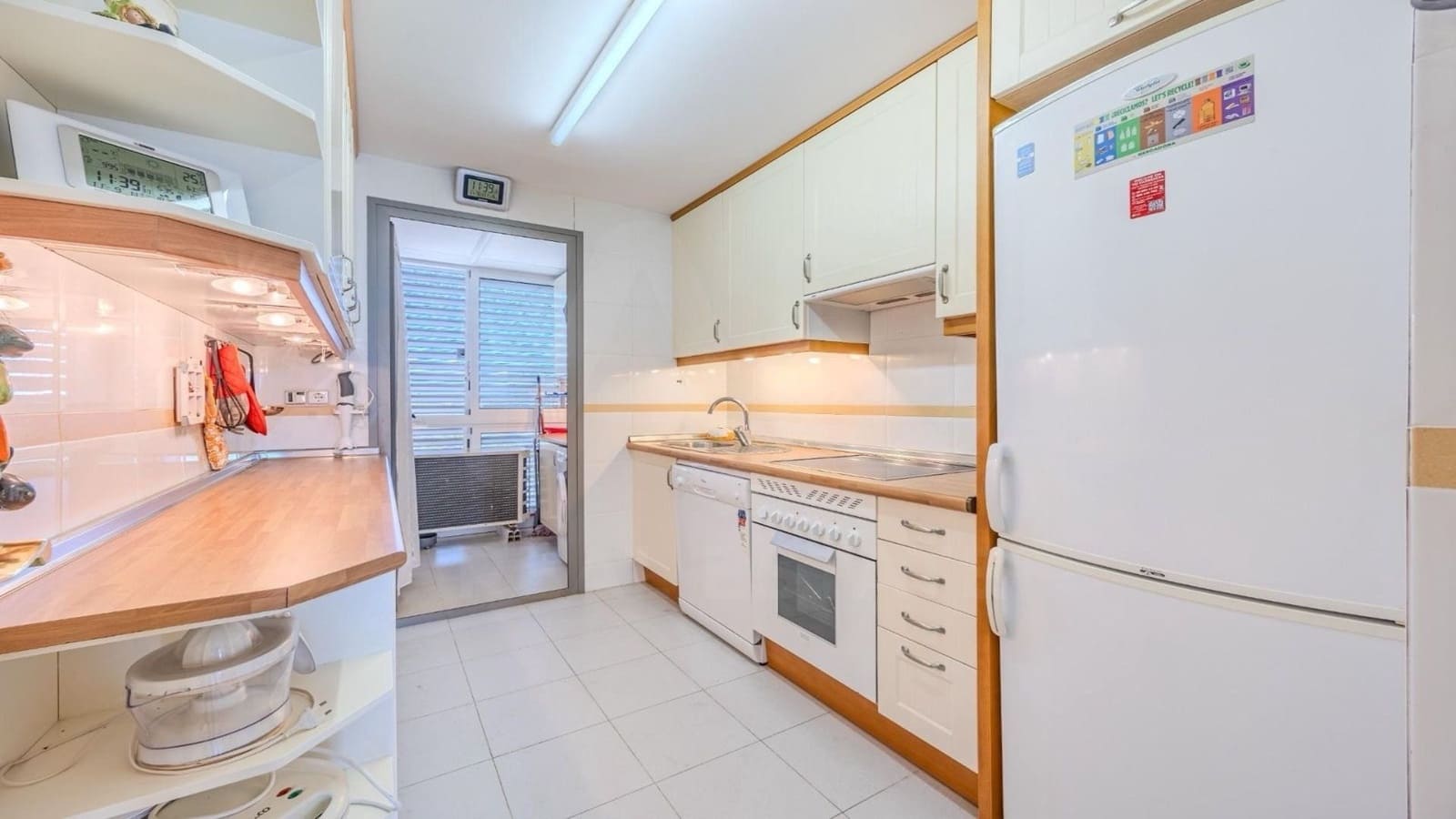 2 soveværelse Lejlighed til leje i Benidorm med swimmingpool garage - € 1.400 (Ref: 10145691)