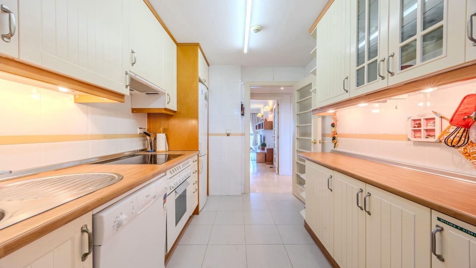 2 soveværelse Lejlighed til leje i Benidorm med swimmingpool garage - € 1.400 (Ref: 10145691)