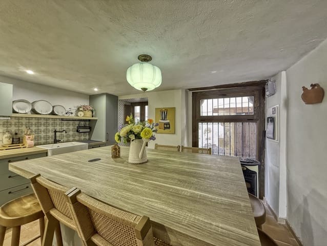 4 makuuhuone Omakotitalo myytävänä paikassa Rubielos de Mora - 259 000 € (Ref: 10145692)