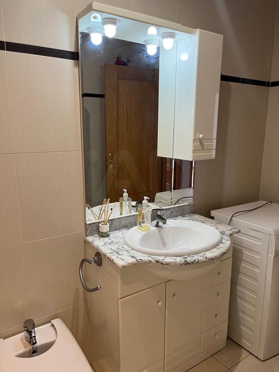 3 camera da letto Appartamento da affittare in Leon citta con garage - 700 € (Rif: 10147946)