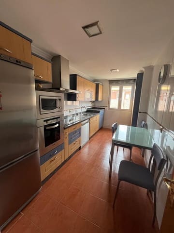 3 slaapkamer Appartement te huur in León stad met garage - € 700 (Ref: 10147946)