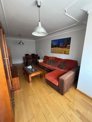 3 slaapkamer Appartement te huur in León stad met garage - € 700 (Ref: 10147946)