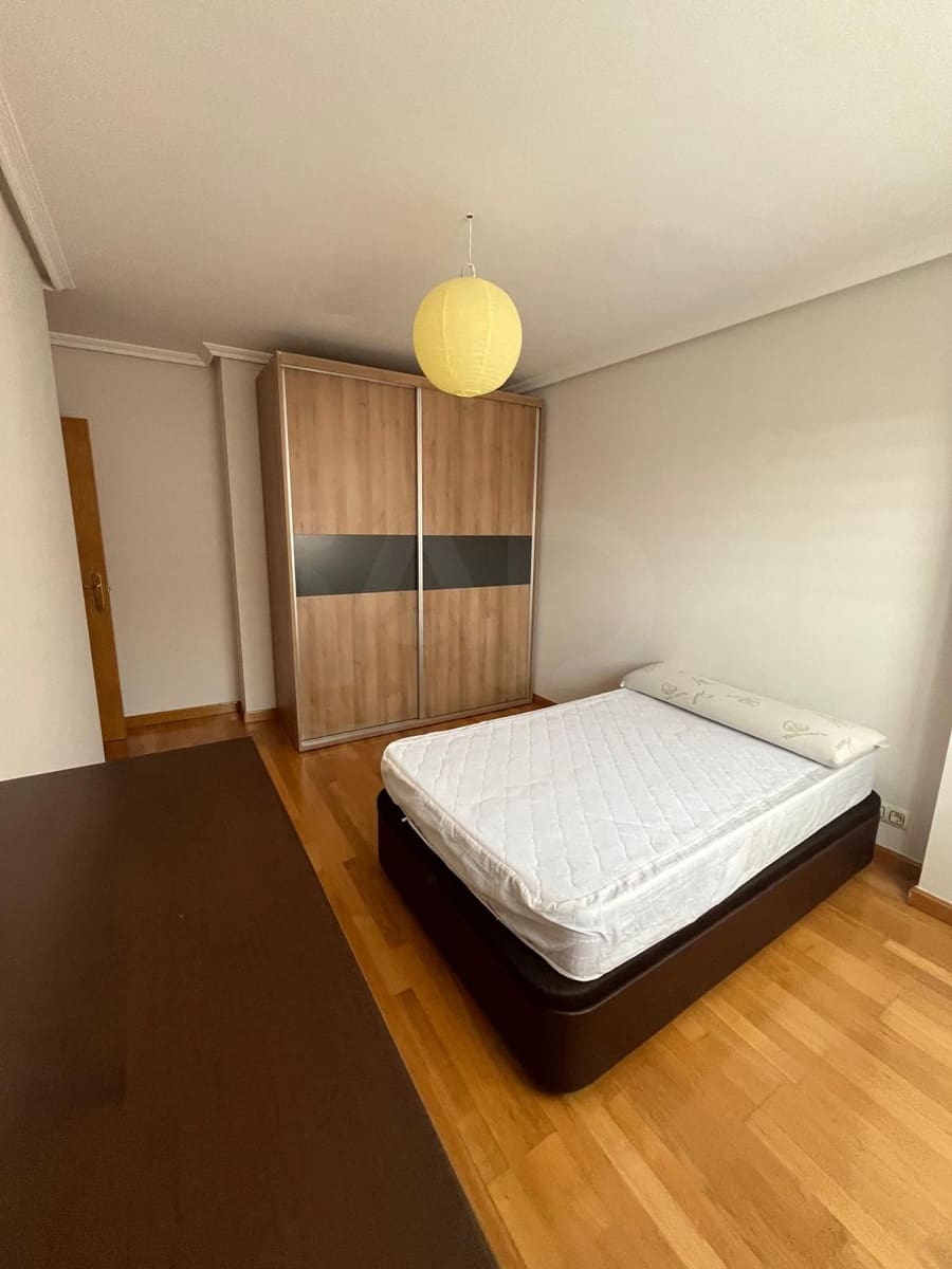 3 camera da letto Appartamento da affittare in Leon citta con garage - 700 € (Rif: 10147946)