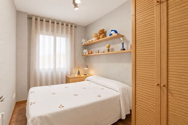 Apartament na sprzedaż w Esplugues de Llobregat - 359 000 € (Ref: 10148030)