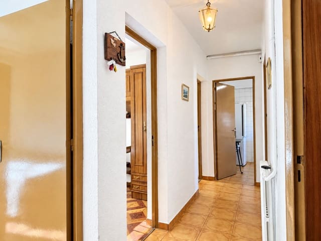 4 makuuhuone Omakotitalo myytävänä paikassa San Andrés del Rabanedo mukana 
autotalli - 140 000 € (Ref: 10148034)