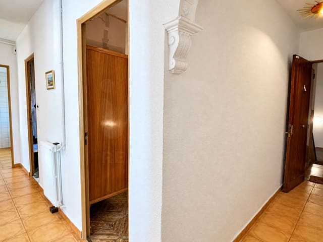 4 makuuhuone Omakotitalo myytävänä paikassa San Andrés del Rabanedo mukana 
autotalli - 140 000 € (Ref: 10148034)