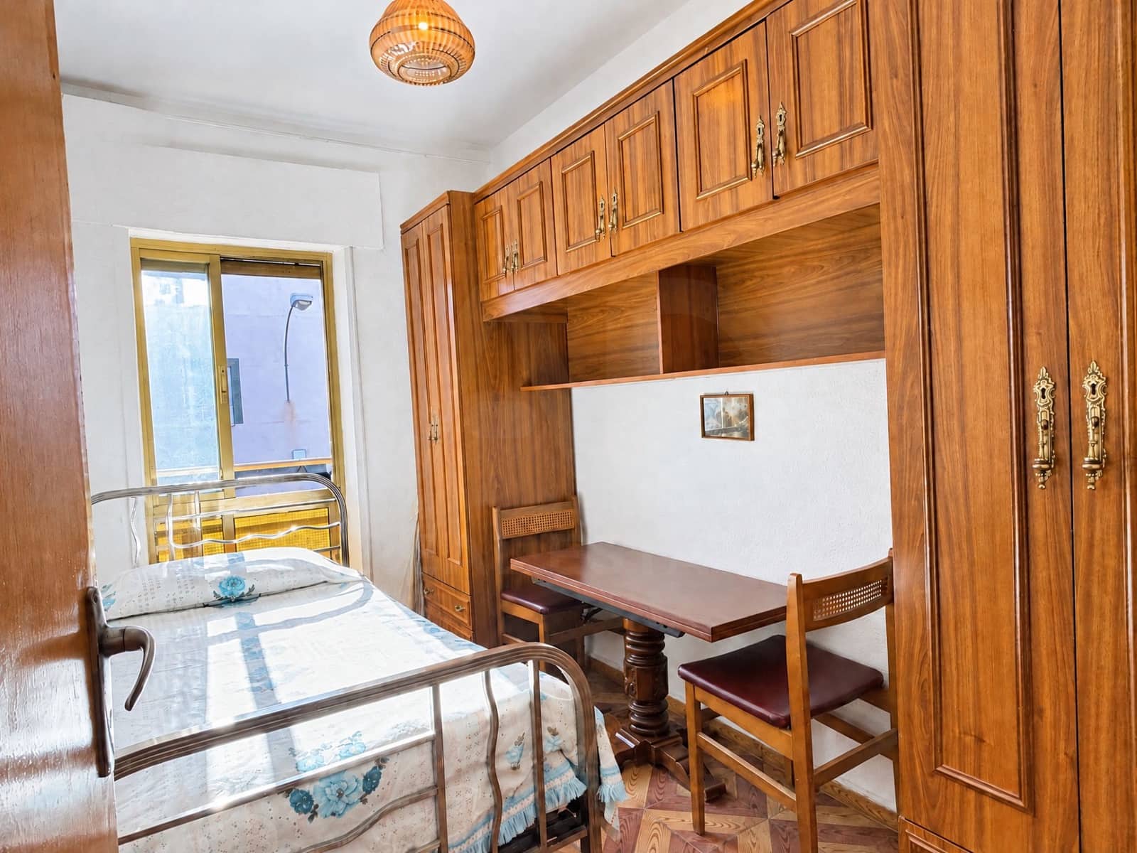 4 makuuhuone Omakotitalo myytävänä paikassa San Andres del Rabanedo mukana 
autotalli - 140 000 € (Ref: 10148034)
