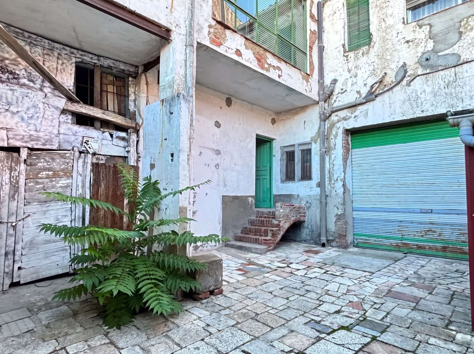 4 makuuhuone Omakotitalo myytävänä paikassa San Andres del Rabanedo mukana 
autotalli - 140 000 € (Ref: 10148034)