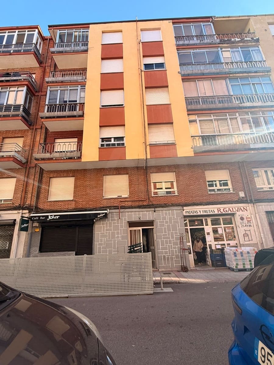 3 Zimmer Apartment zu verkaufen in Leon Stadt - 150.000 € (Ref: 10148036)