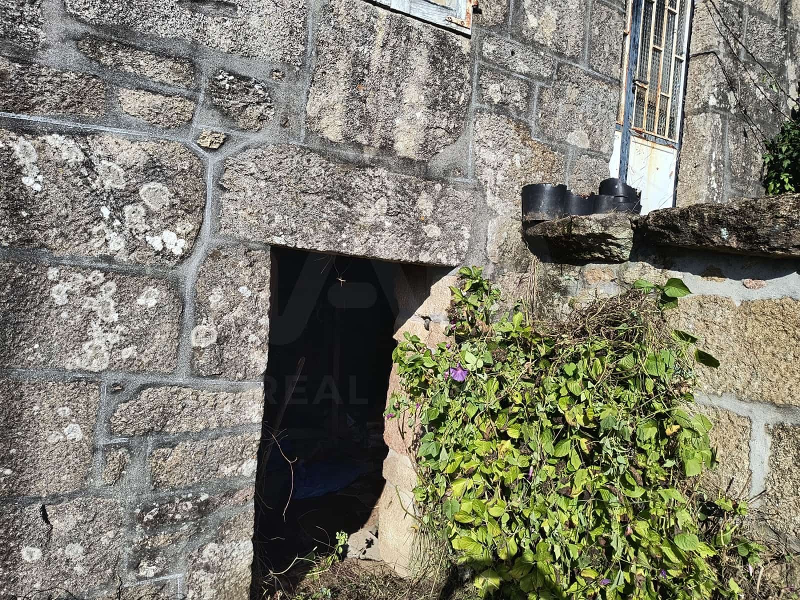 Townhouse for sale in Ponteareas - € 59,000 (Ref: 10148040)