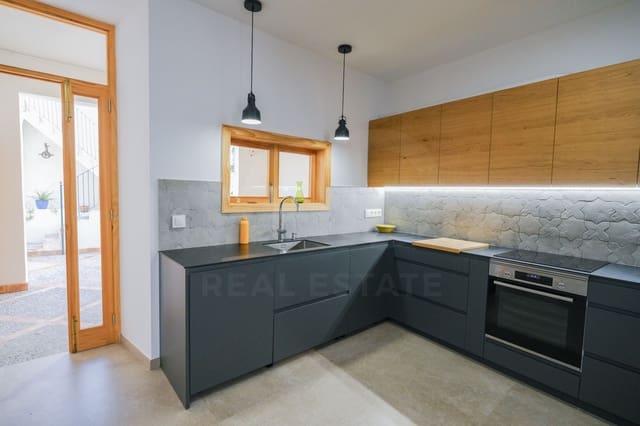3 soveværelse Rækkehus til salg i Manacor med garage - € 669.000 (Ref: 10148230)