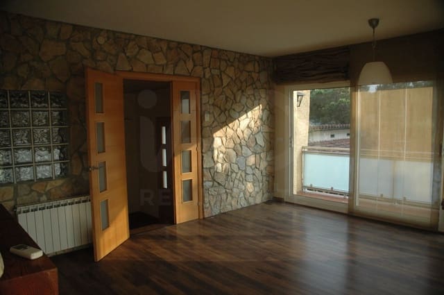 3 chambre Maison de Ville à vendre à Vallromanes avec piscine garage - 420 000 € (Ref: 10148231)