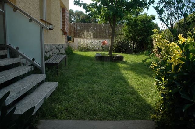 3 chambre Maison de Ville à vendre à Vallromanes avec piscine garage - 420 000 € (Ref: 10148231)