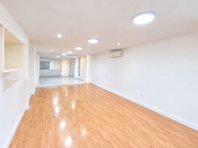 Erhverv til leje i Cunit - € 650 (Ref: 10148235)