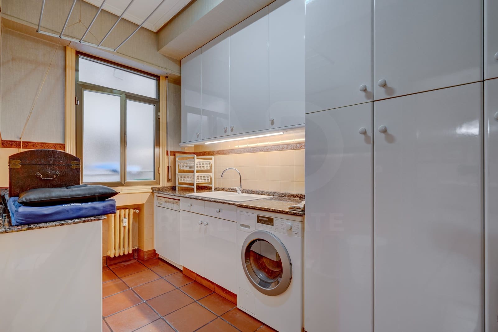 5 bedroom Apartment for sale in Bilbao with garage - € 1,100,000 (Ref: 10148820)