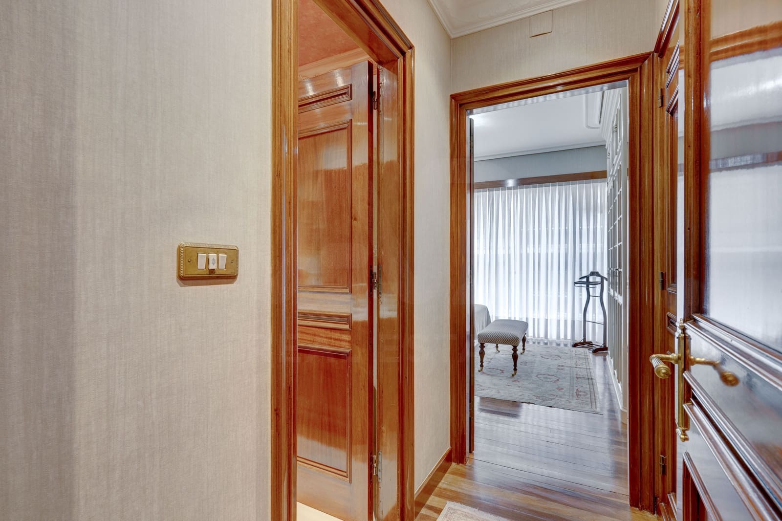 5 bedroom Apartment for sale in Bilbao with garage - € 1,100,000 (Ref: 10148820)