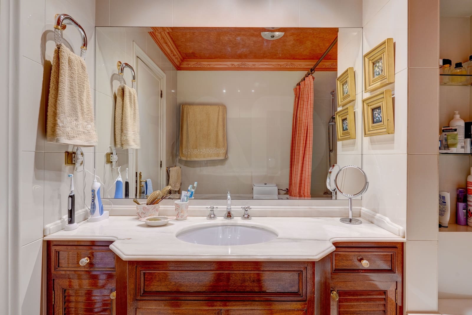 5 bedroom Apartment for sale in Bilbao with garage - € 1,100,000 (Ref: 10148820)