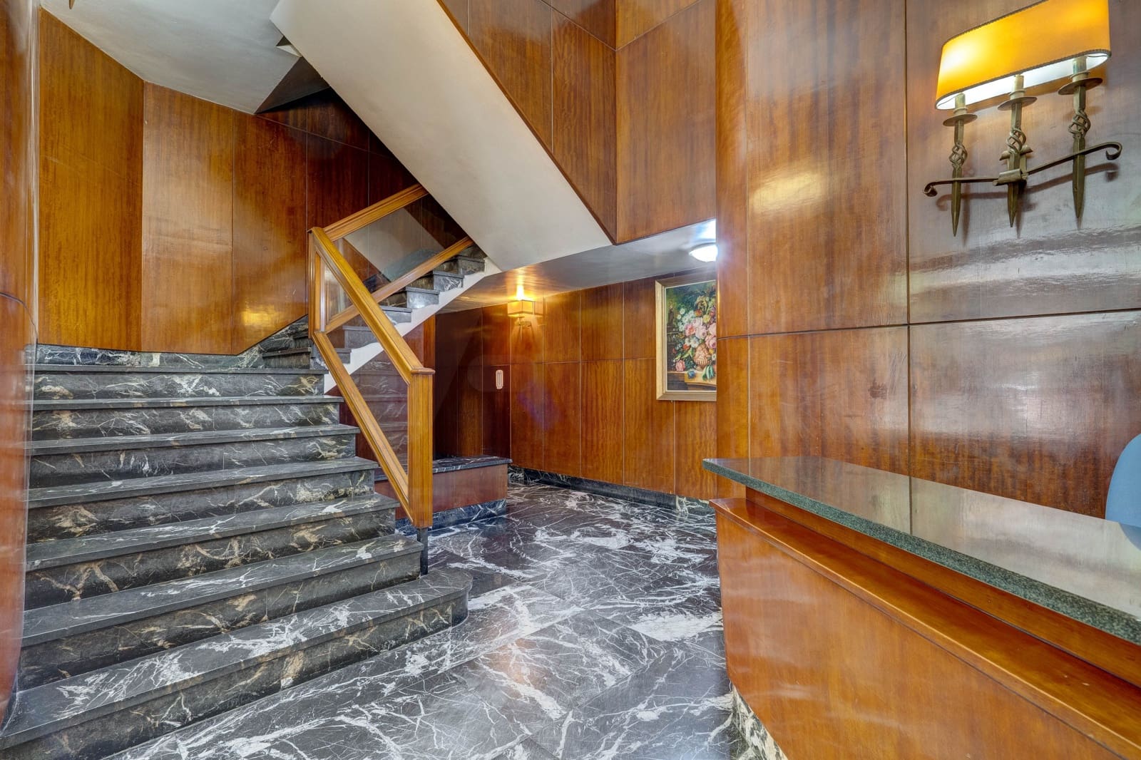 5 bedroom Apartment for sale in Bilbao with garage - € 1,100,000 (Ref: 10148820)