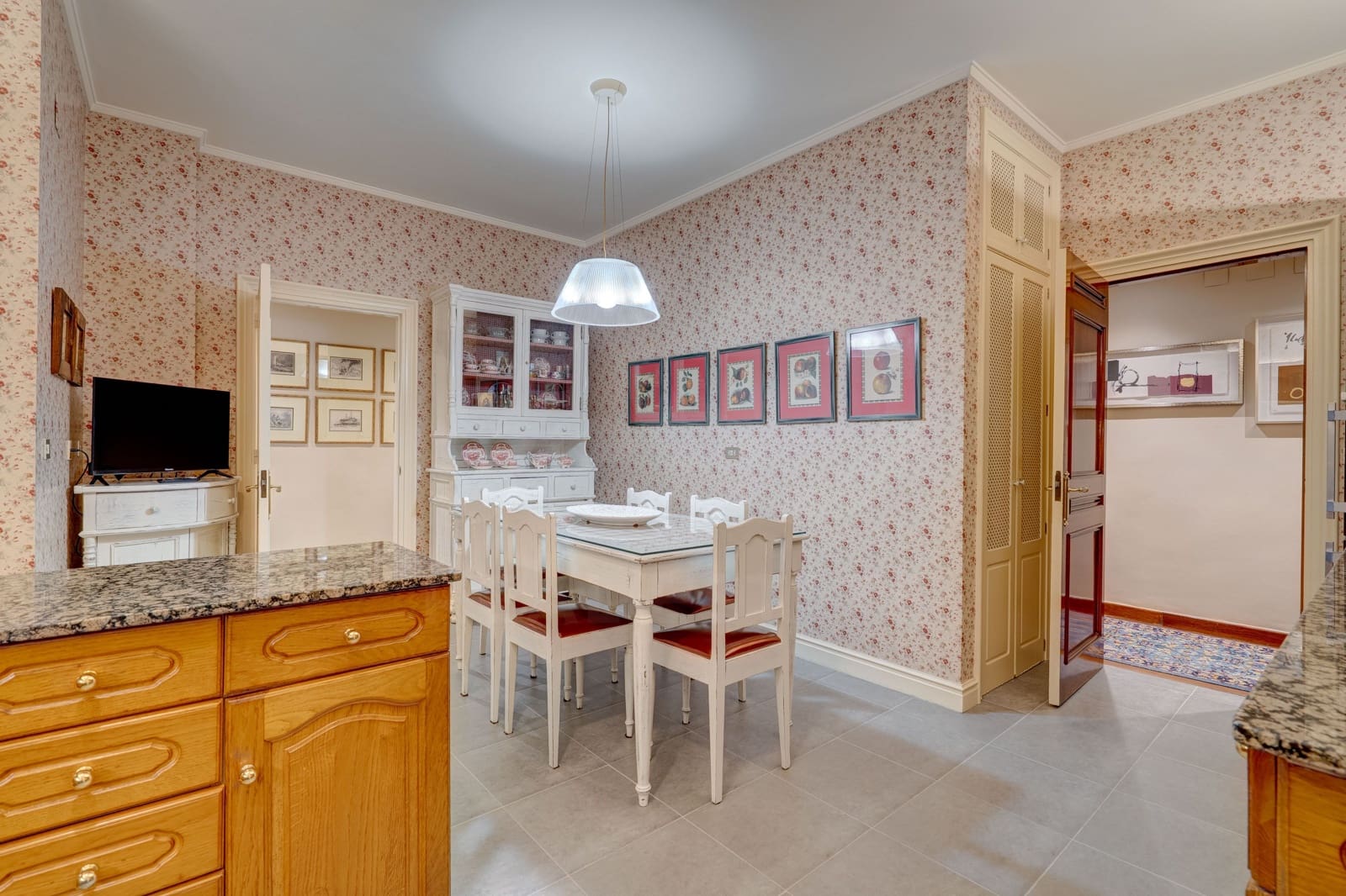 5 bedroom Apartment for sale in Bilbao with garage - € 1,100,000 (Ref: 10148820)