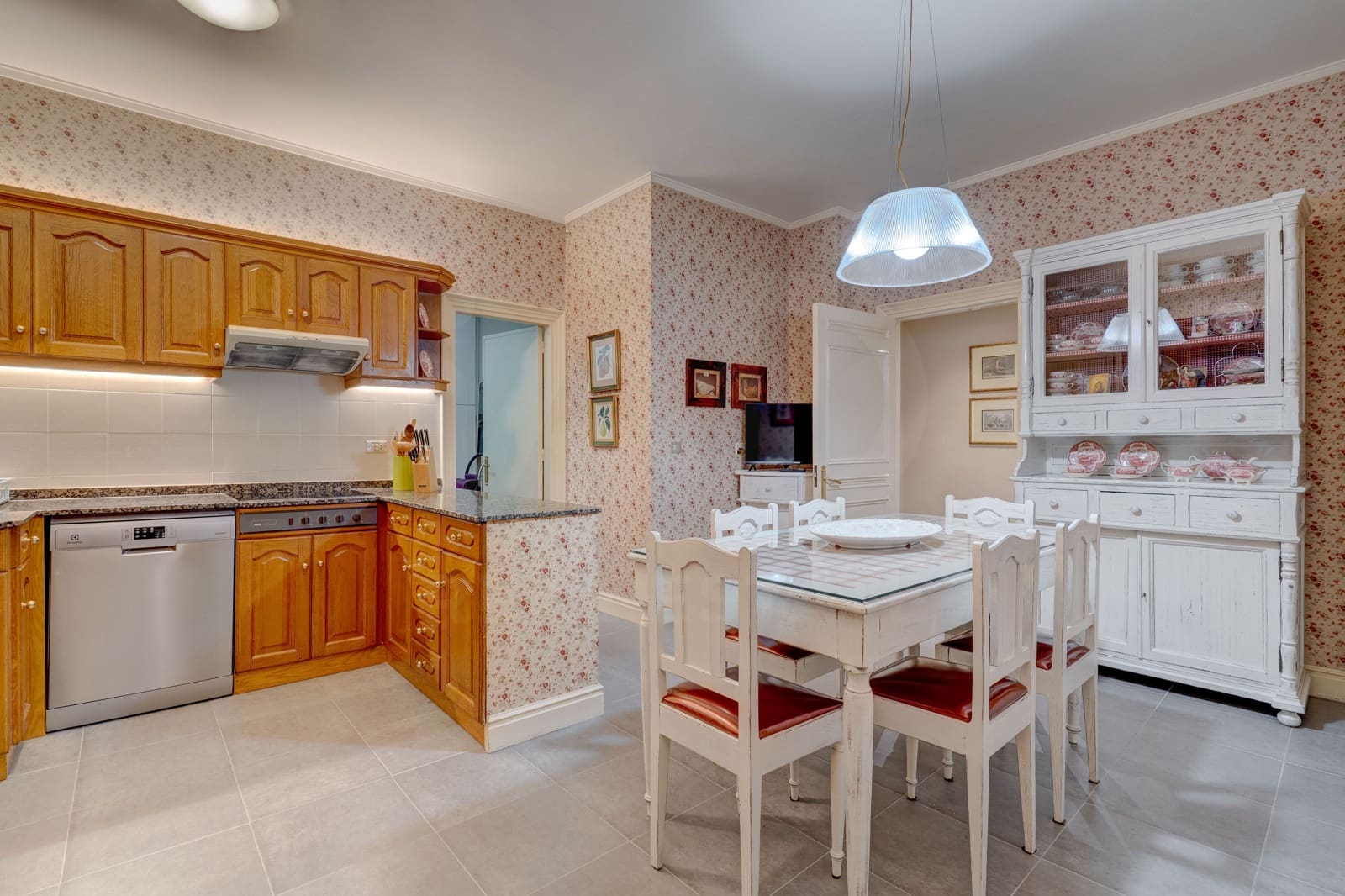 5 bedroom Apartment for sale in Bilbao with garage - € 1,100,000 (Ref: 10148820)