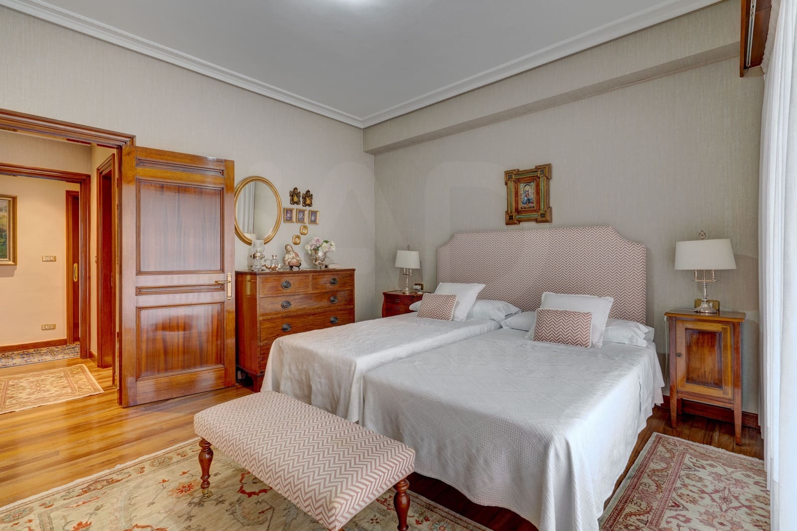 5 bedroom Apartment for sale in Bilbao with garage - € 1,100,000 (Ref: 10148820)