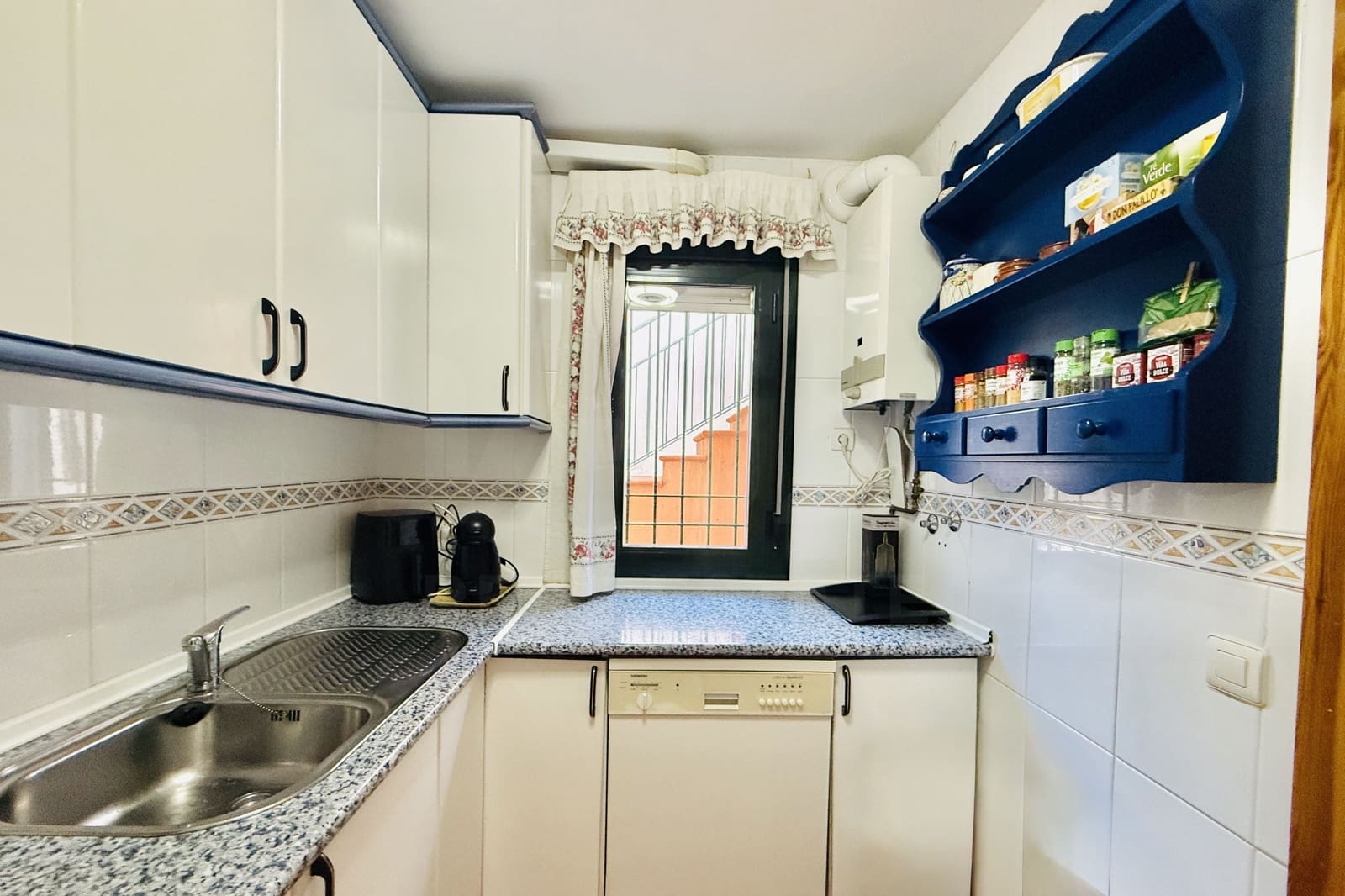 3 slaapkamer Appartement te koop in Chiclana de la Frontera met zwembad garage - € 360.000 (Ref: 10150120)