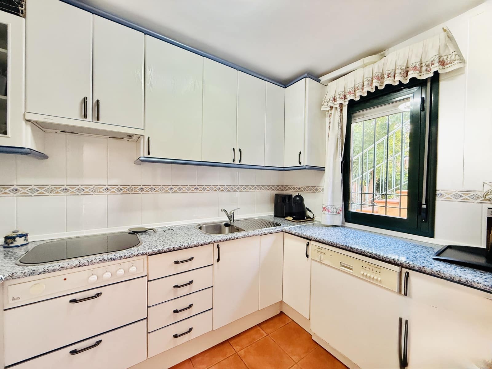 3 slaapkamer Appartement te koop in Chiclana de la Frontera met zwembad garage - € 360.000 (Ref: 10150120)