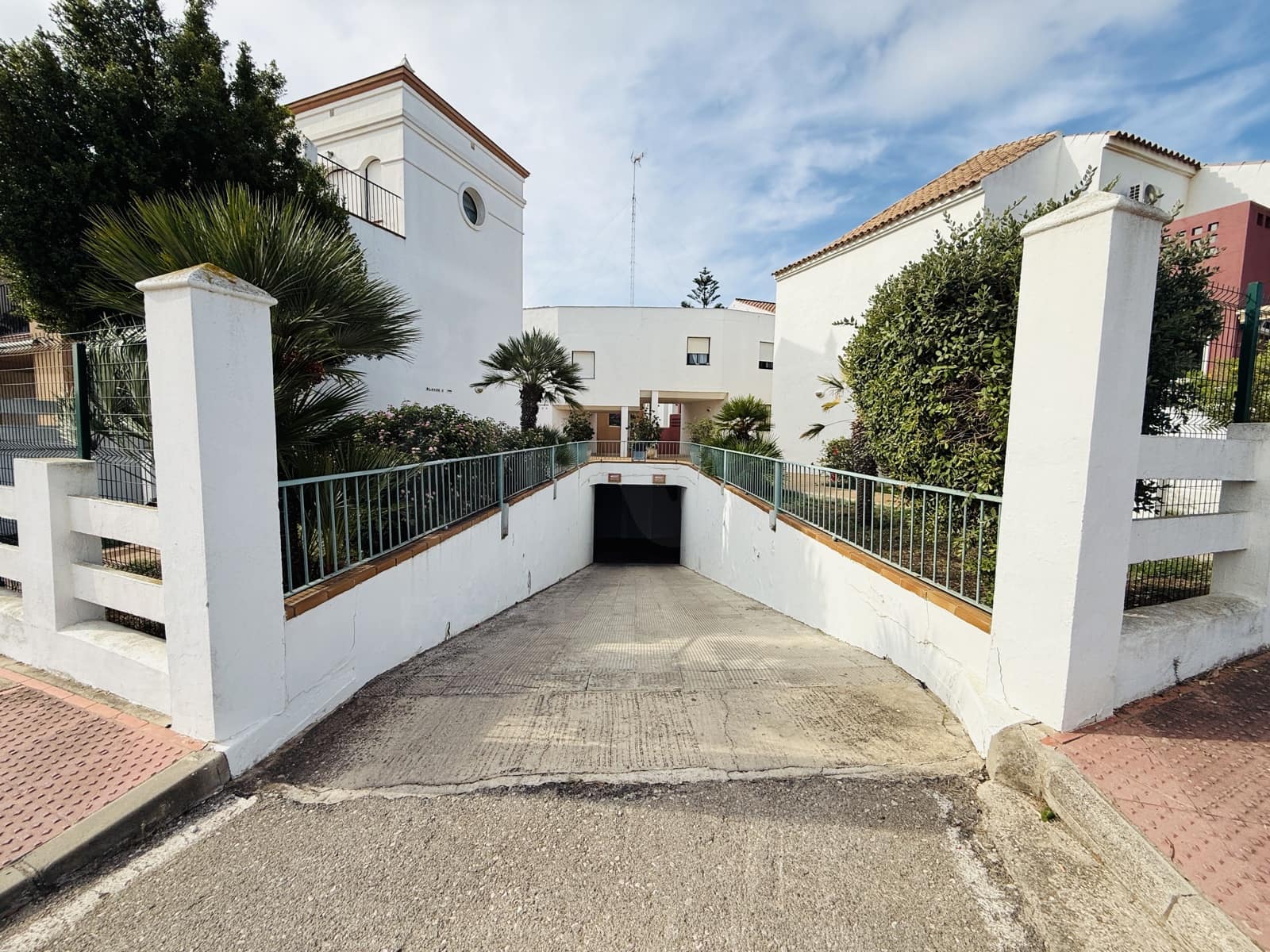 3 slaapkamer Appartement te koop in Chiclana de la Frontera met zwembad garage - € 360.000 (Ref: 10150120)