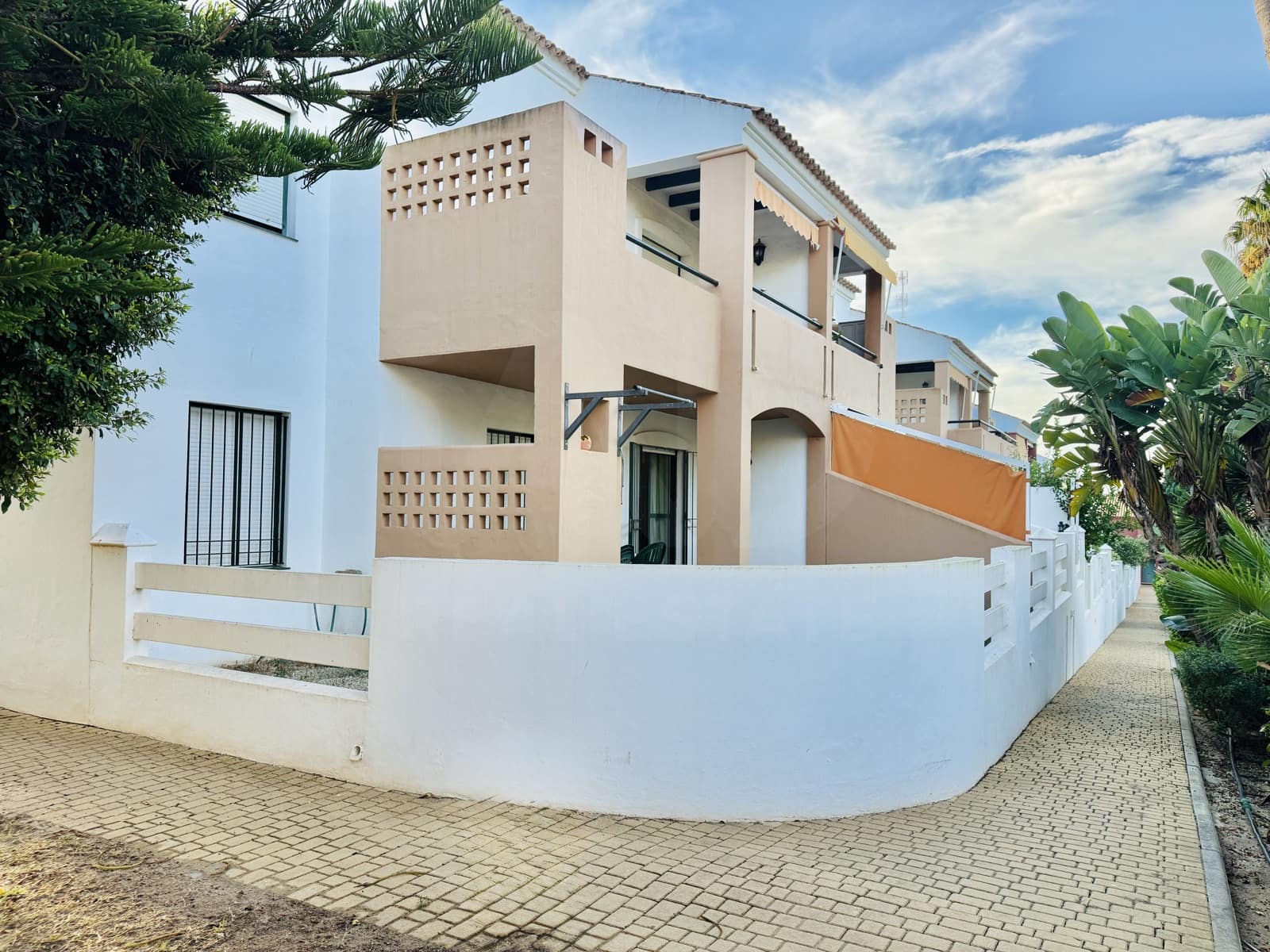 3 slaapkamer Appartement te koop in Chiclana de la Frontera met zwembad garage - € 360.000 (Ref: 10150120)