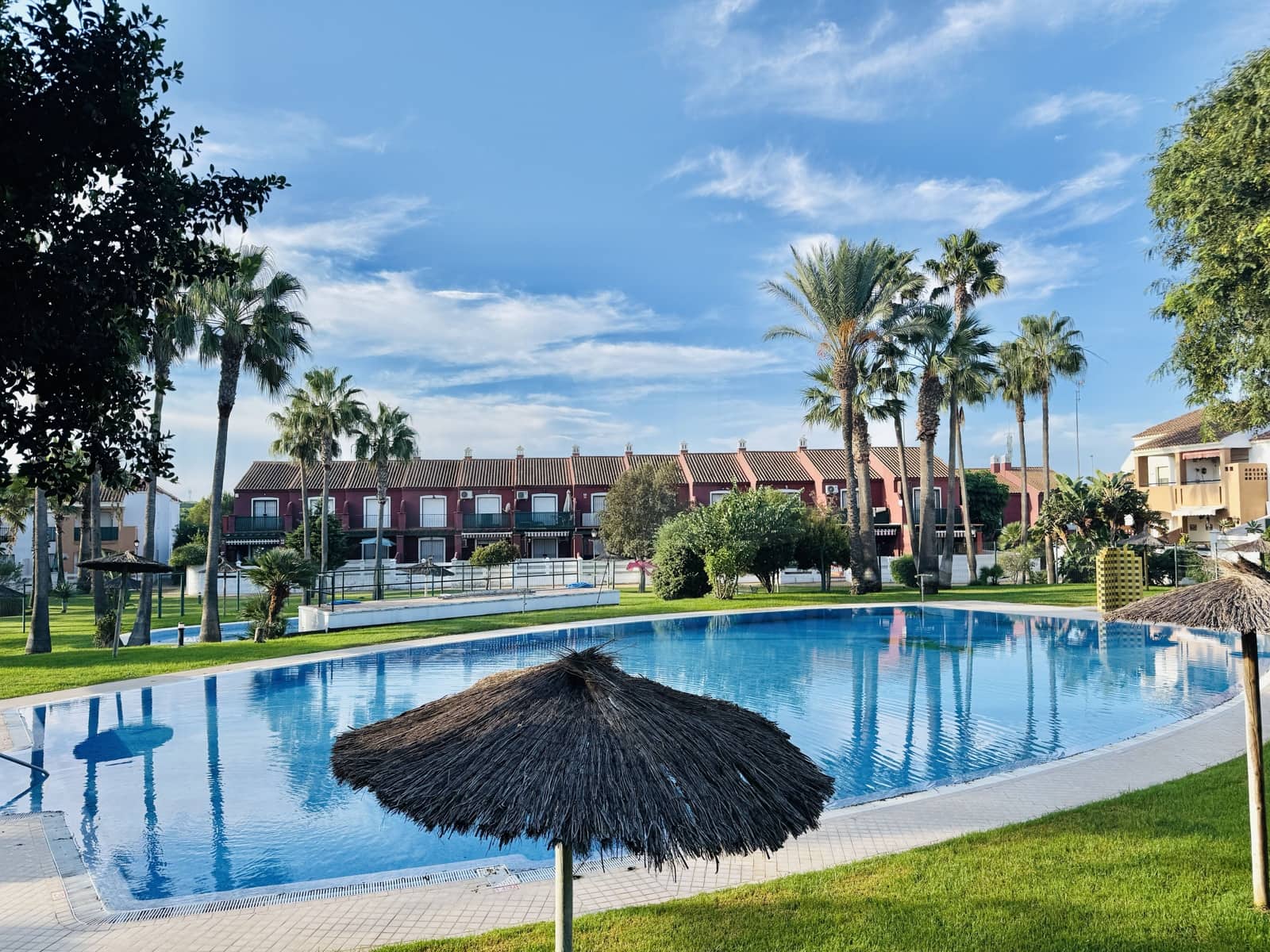 3 slaapkamer Appartement te koop in Chiclana de la Frontera met zwembad garage - € 360.000 (Ref: 10150120)