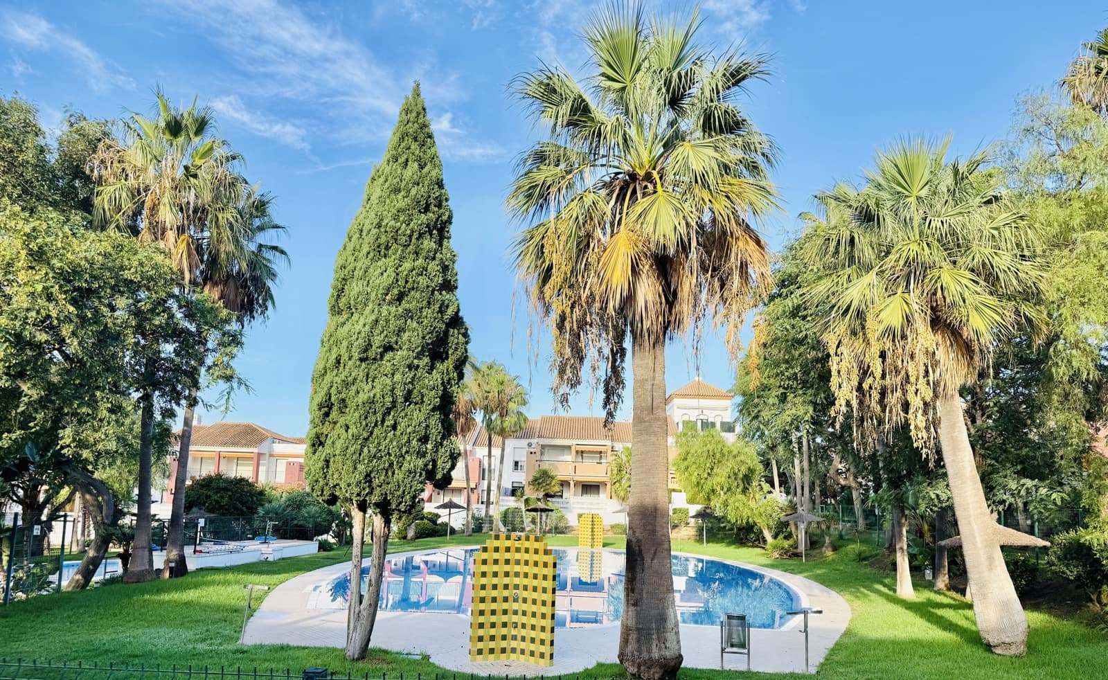 3 slaapkamer Appartement te koop in Chiclana de la Frontera met zwembad garage - € 360.000 (Ref: 10150120)