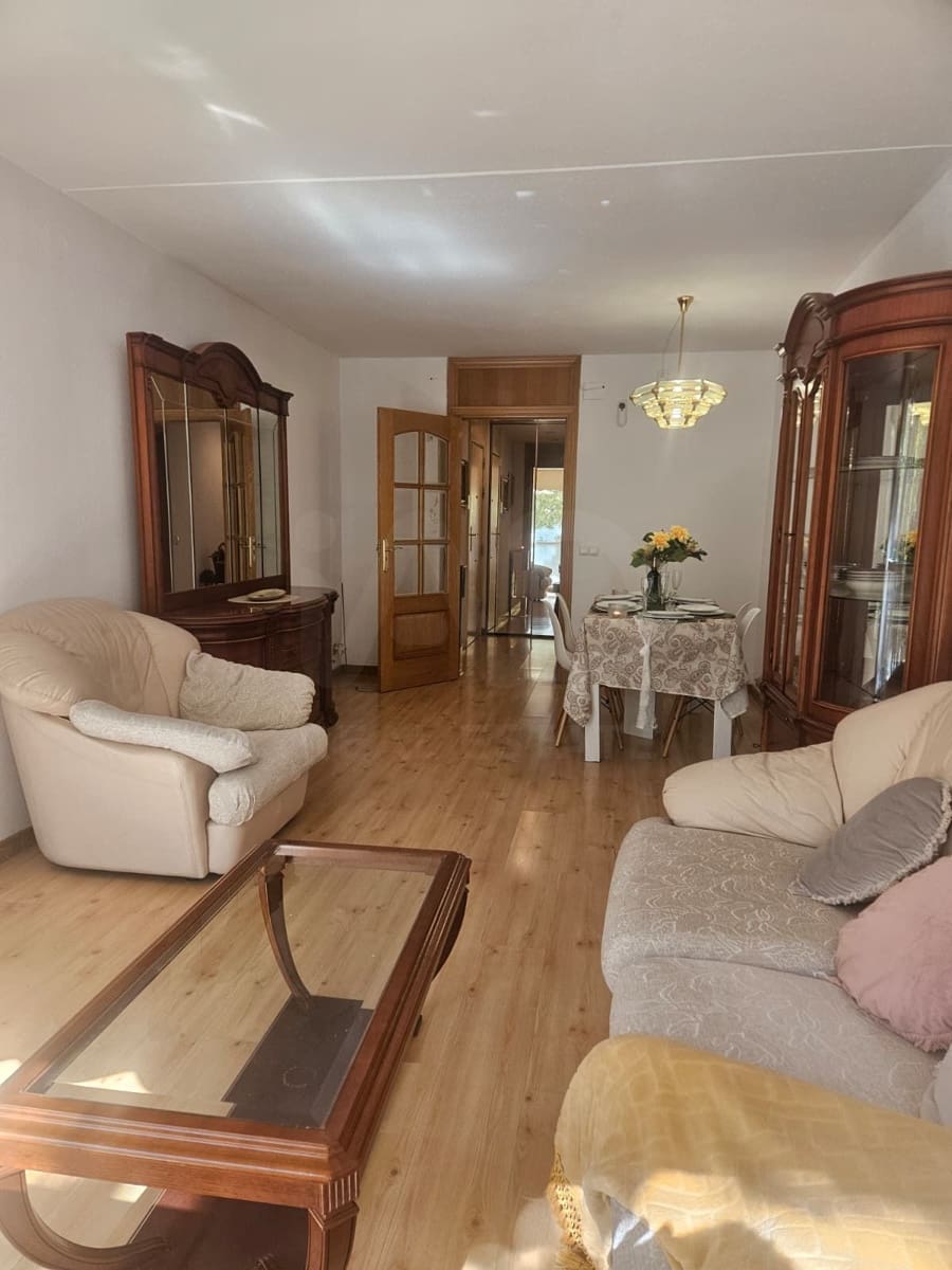4 makuuhuone Huoneisto myytävänä paikassa Cerdanyola del Valles mukana uima-altaan - 320 000 € (Ref: 10150201)