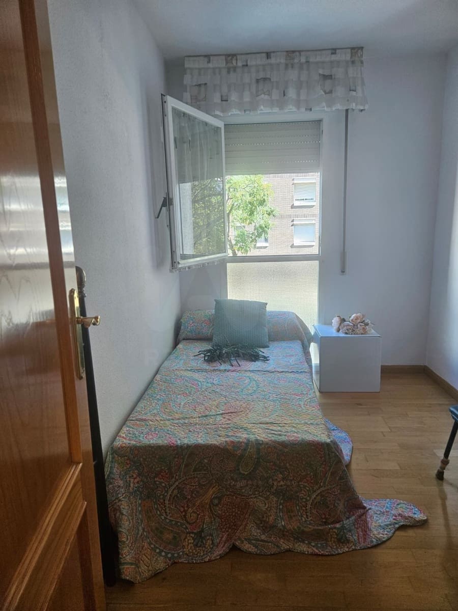 4 makuuhuone Huoneisto myytävänä paikassa Cerdanyola del Valles mukana uima-altaan - 320 000 € (Ref: 10150201)