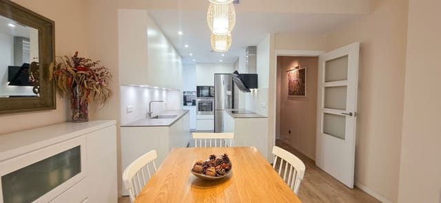 4 quarto Apartamento para venda em La Sagrada Família, Barcelona cidade com garagem - 650 000 € (Ref: 10150205)