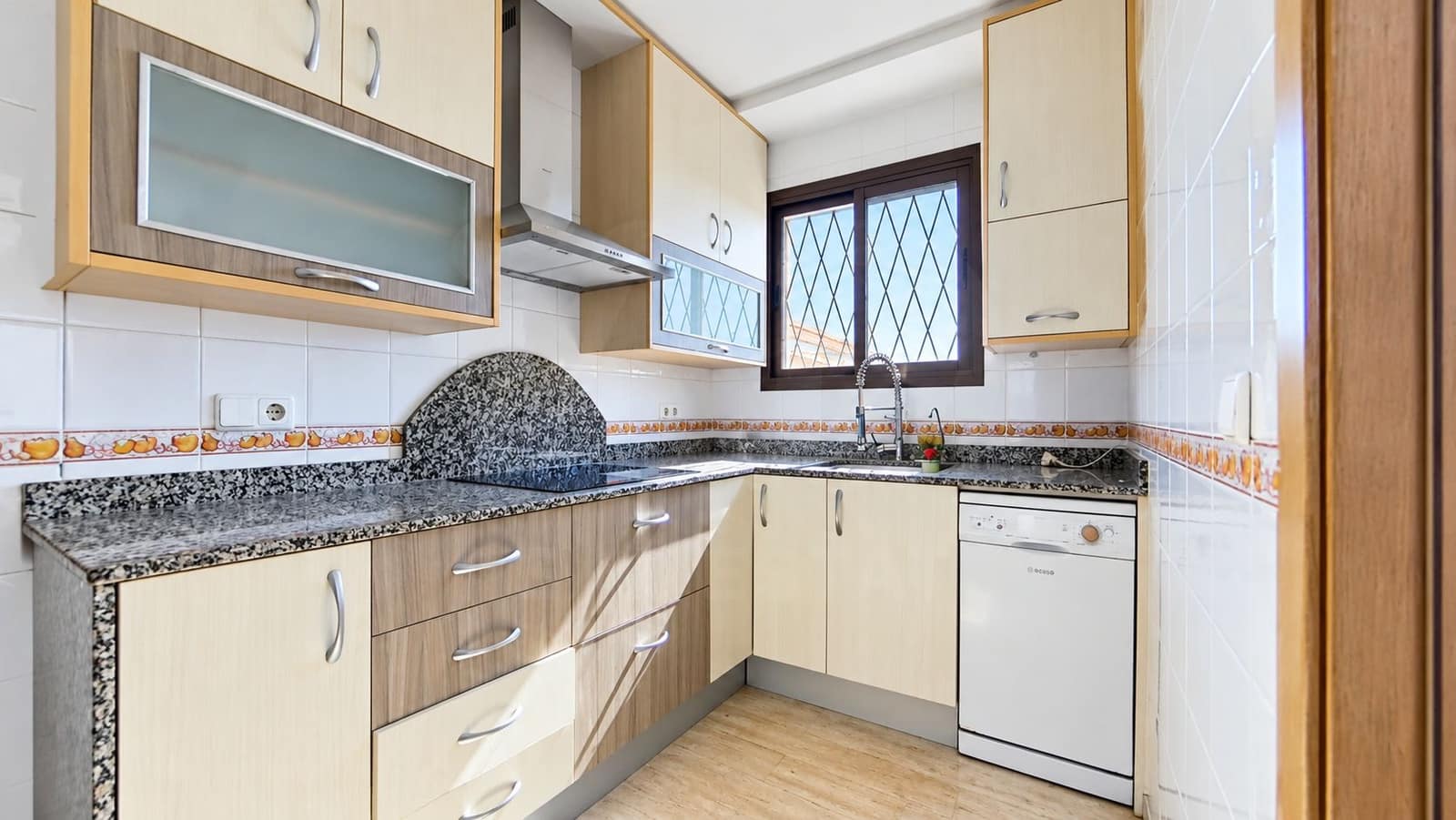 3 bedroom Terraced Villa for sale in Torredembarra with garage - € 230,000 (Ref: 10150520)